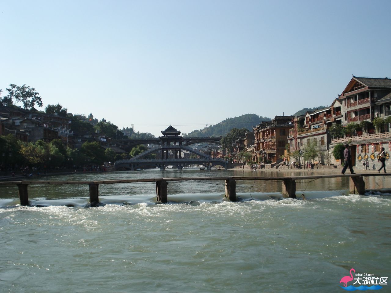 凤凰古城与沱江2