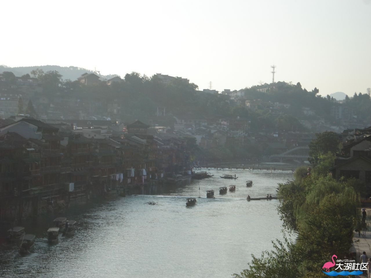 凤凰古城与沱江